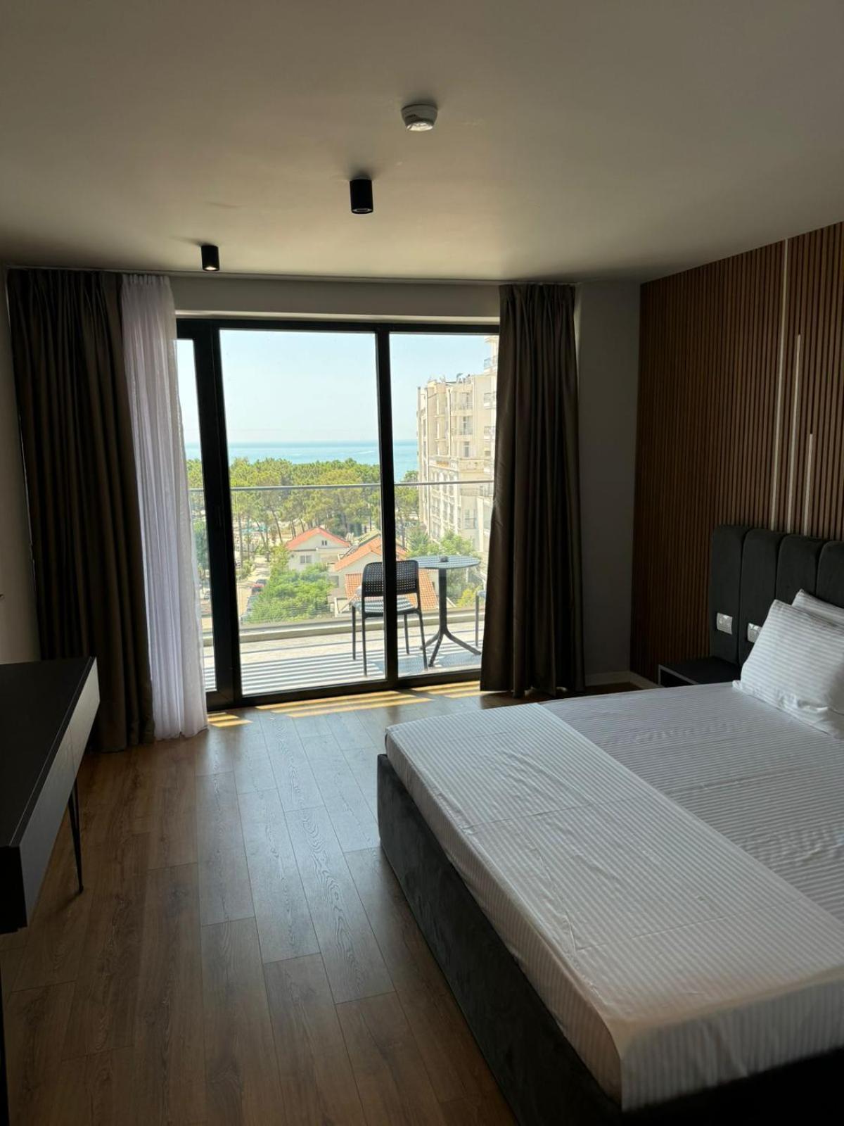 Kraja 3* Golem (Tirana)